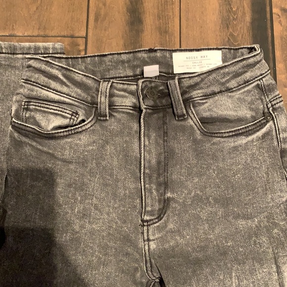 Noisy May Callie 2.0 Light Grey Denim - Picture 2 of 7